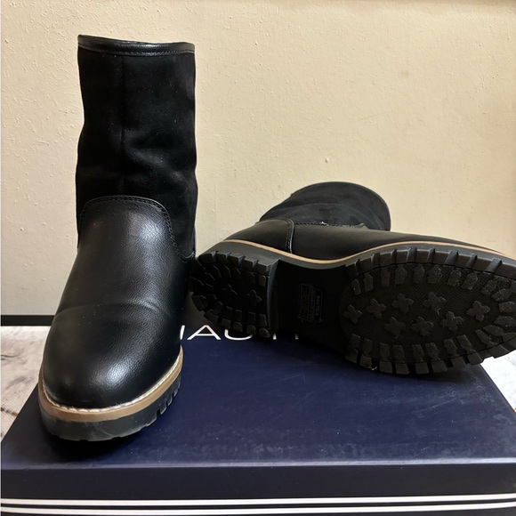 Black Nautica boots with faux fur/sherpa inside; very warm and comfortable - Picture 3 of 15
